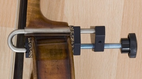 Special Clamp, under fngb. vln